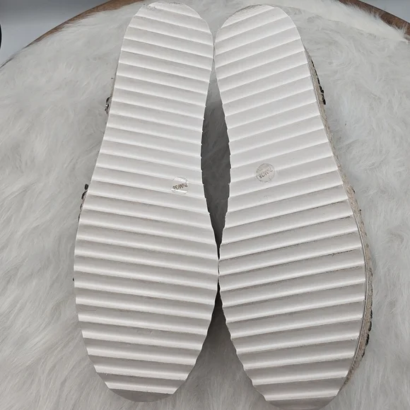 Jennifer Lopez Black Snakeskin Studed Espadrilles Size 7.5 - Picture 8 of 12